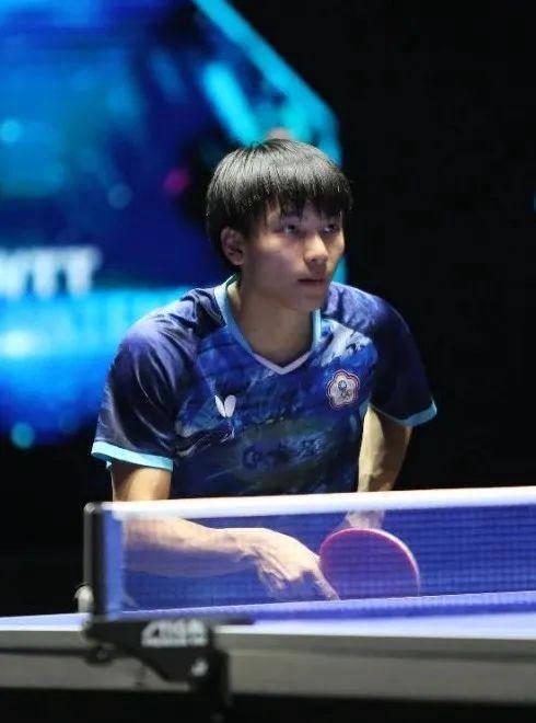 中国天才少年状态低迷决胜局4比11惨败m6米乐注册2比3爆冷一轮游！21岁(图2)